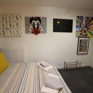 Pop Artiste Configure En Galerie Dart A 200 M Du Centre Avec Parking Prive Et Securise Gratuit Dans Copropriete , Avignone Francia