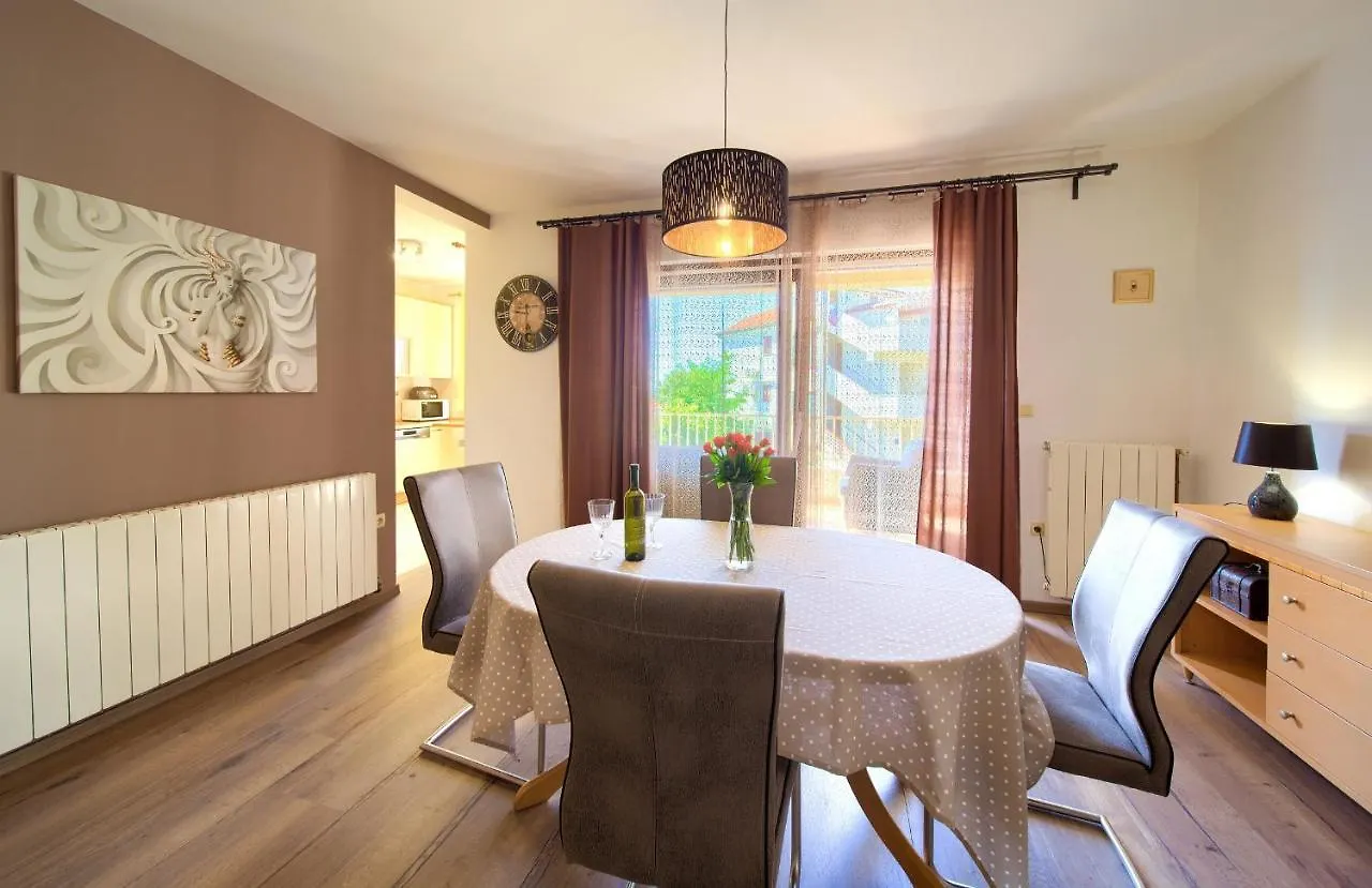 Apartment Lidija Krk Town 0*,